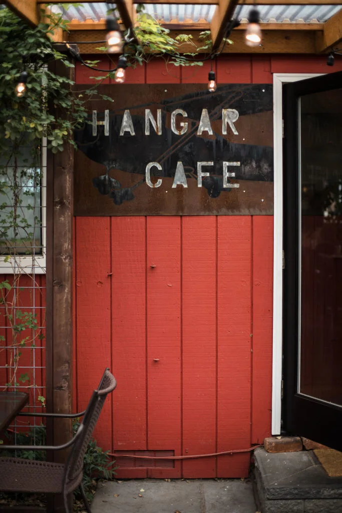 Hangar Cafe, Cafe
