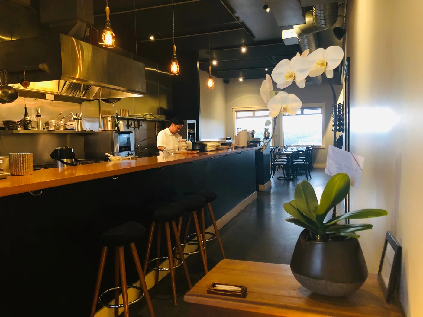 iconiq business photo