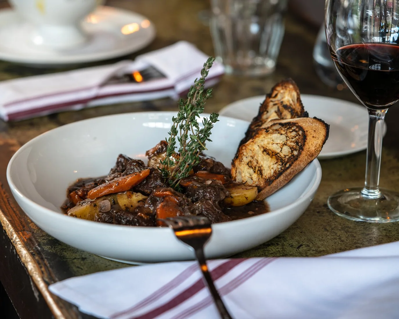 Voila! Bistrot, business photo 4